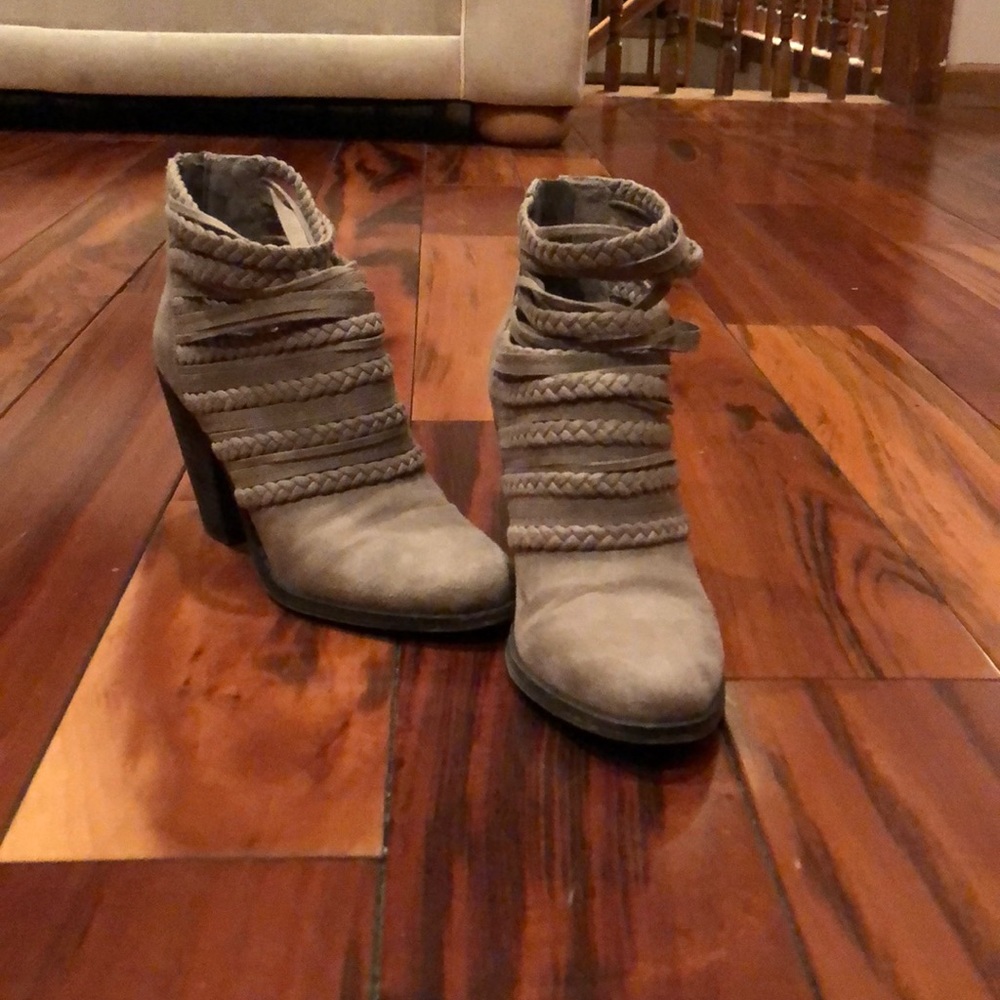 Braided grayish brown booties/ ankle boots